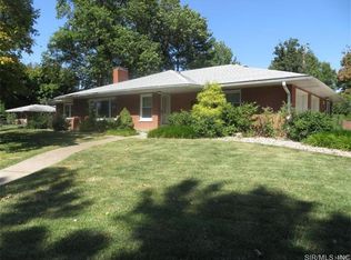 1402 Duval Dr, Godfrey, IL