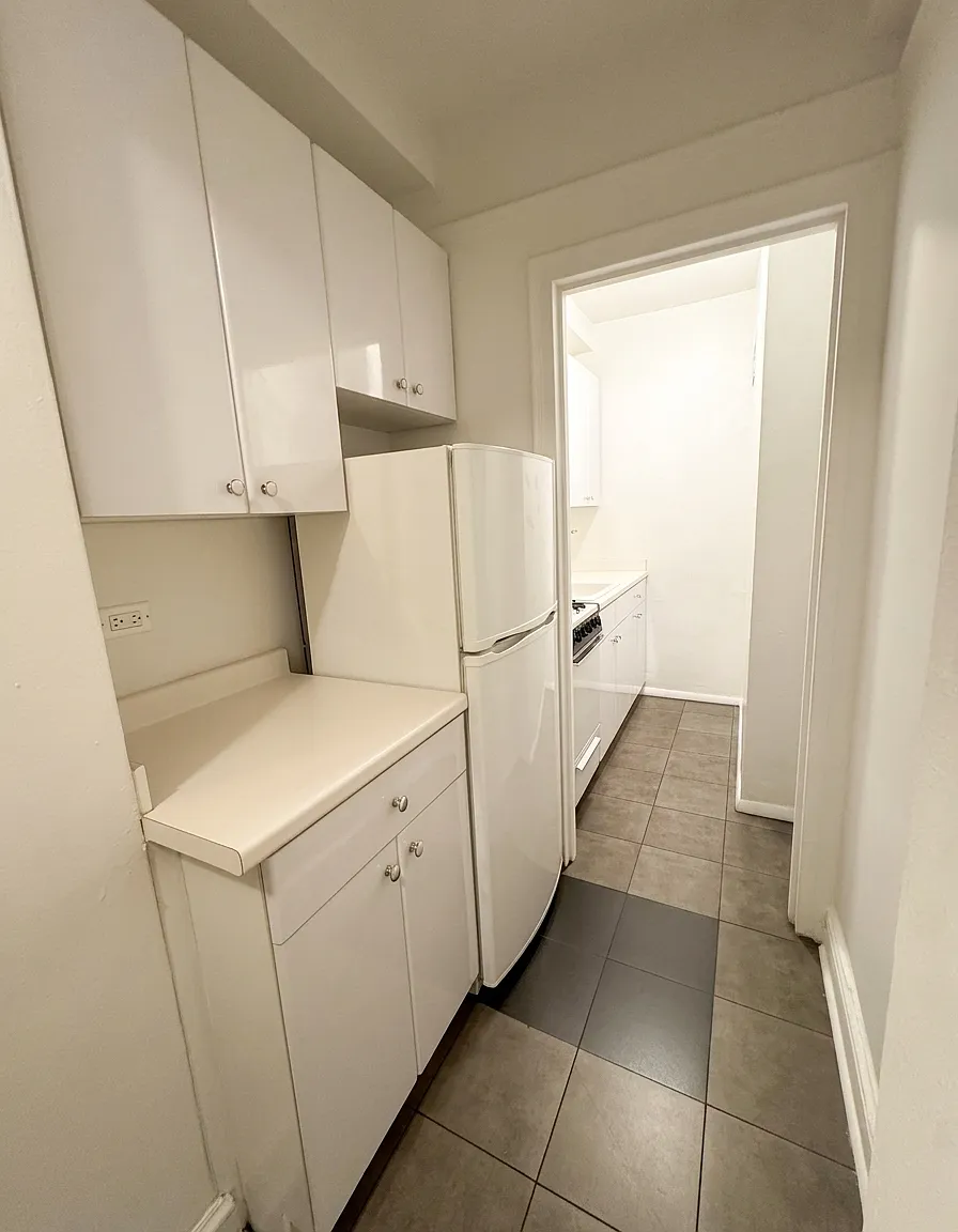 150 East 39th Street — Photo 3