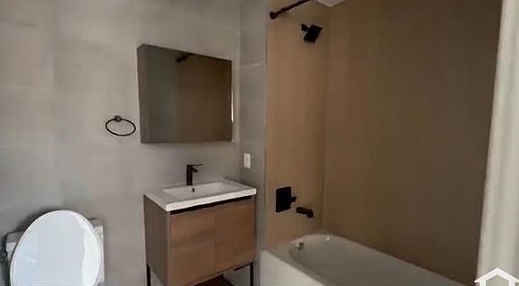 3rd image of 355 E 194th St #2C