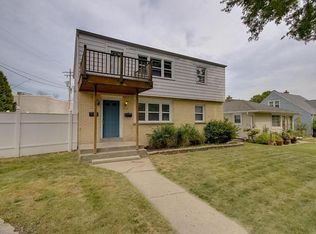 3230 N 77th St, Milwaukee, WI 53222
