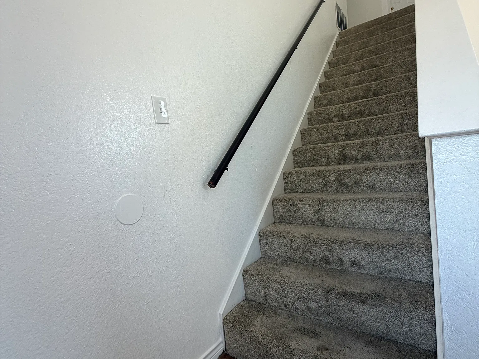 3 bed, 2.5 bath, 1717 sqft, $1,750 — Photo 4
