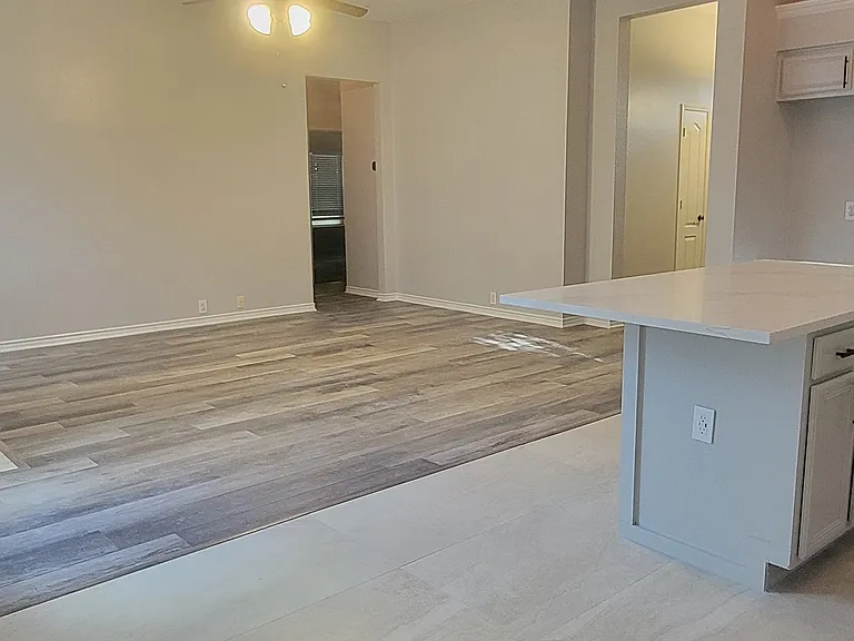 2909 Madison Ct — Photo 12