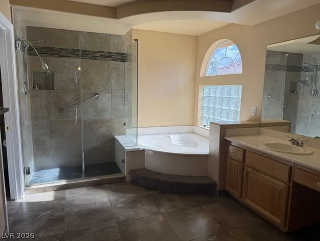 8640 Castle Hill Ave — Photo 32