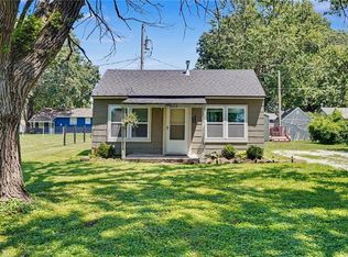 633 Oak St, Wellsville, KS 66092