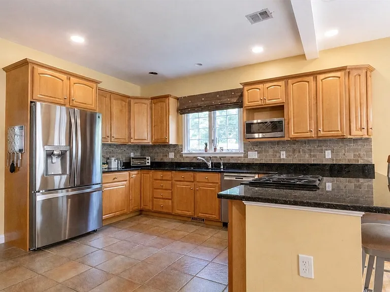 62 Garden St #62 — Photo 2