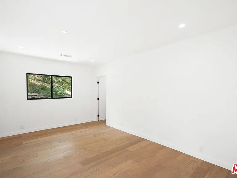 4545 Balboa Ave — Photo 22