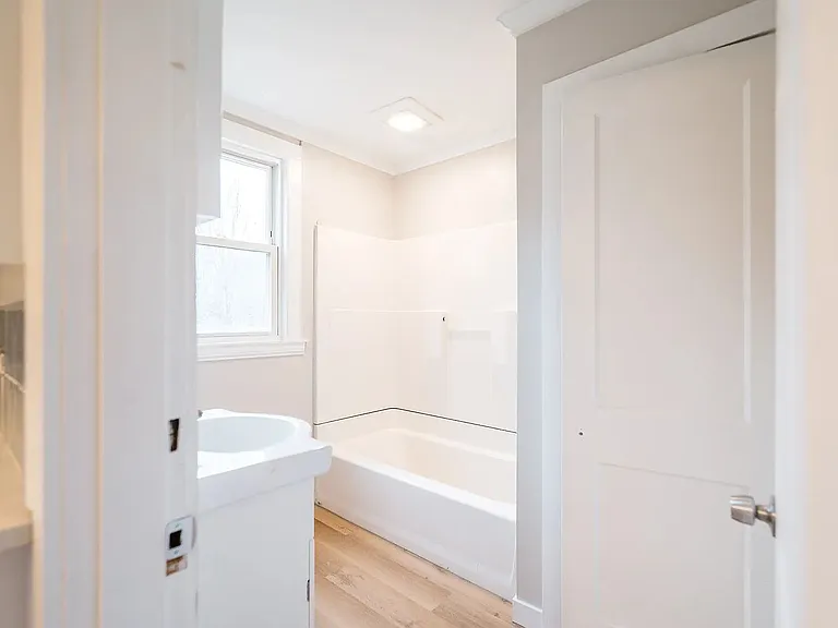 140 North St — Photo 16