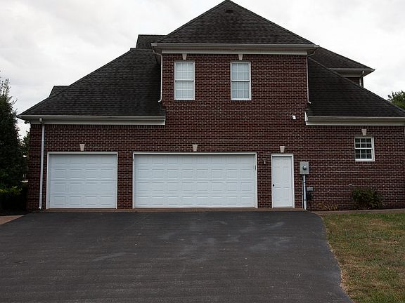 5th image of 373 Paulette St