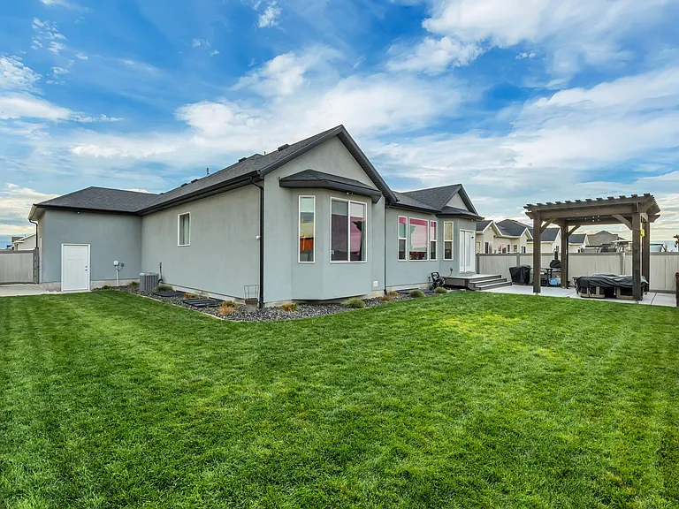 2504 W Sunset Way — Photo 20