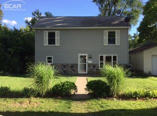 410 E Maple St, Holly, MI 48442