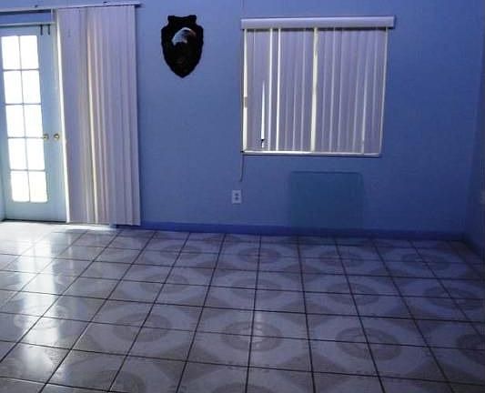 3rd image of 301 Royal Palm Dr