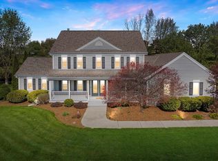 W287N6903 Rock Ridge Way, Hartland, WI 53029