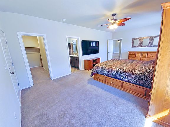 3rd image of 206 W Crystal Ln