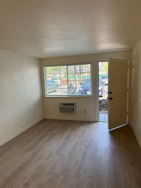 1 bed, 475 sqft, $935 — Photo 2