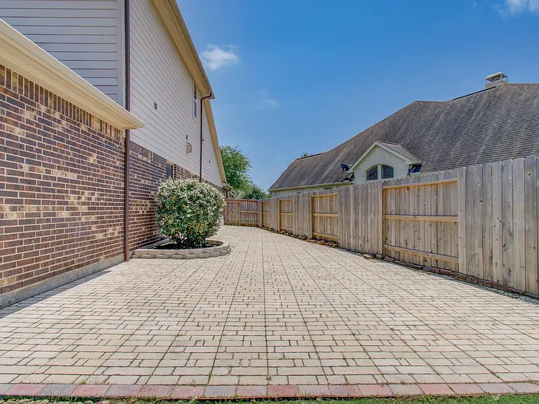 28666 Pleasant Forest Dr — Photo 5