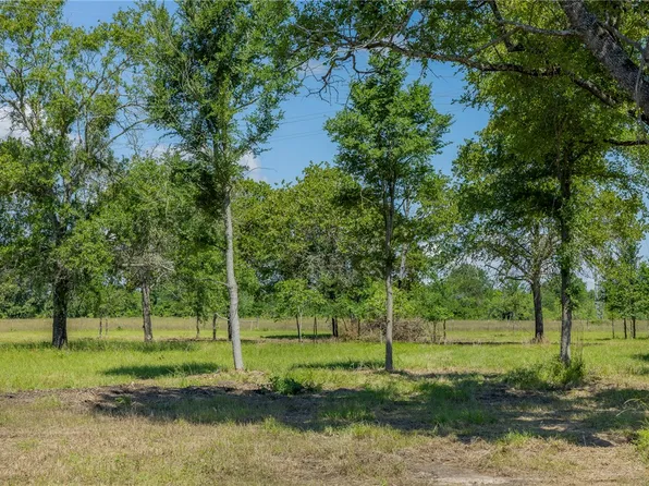 6623 Atakapan Trl, Bedias, TX 77831