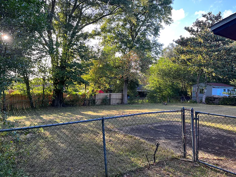 6003 Fairview Dr — Photo 10