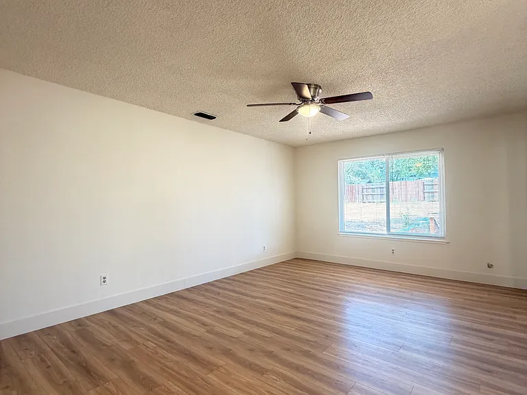 2540 Deer Trail Ln — Photo 19
