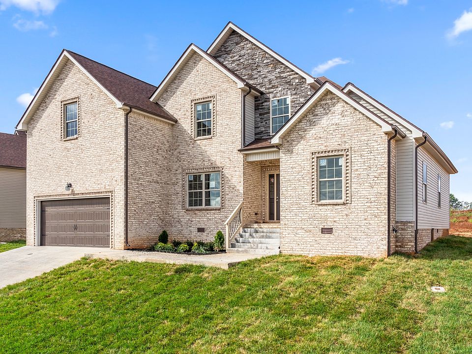 1st image of 211 Bluebriar Trce