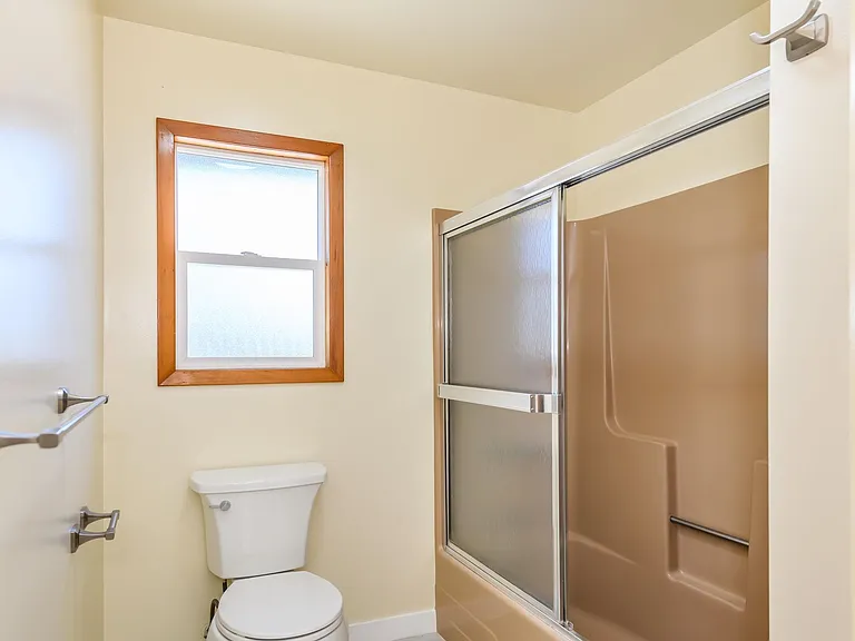 128 Mission Ave — Photo 16