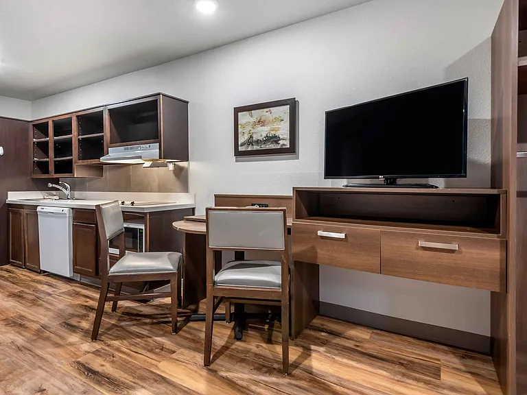 Studio Suite - 2 Queen Beds
