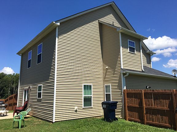 Spacious fenced in yard!