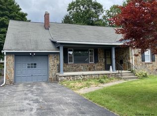 18 John David Ln, Albany, NY