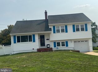 11 Manor Ter, Mount Holly, NJ 08060