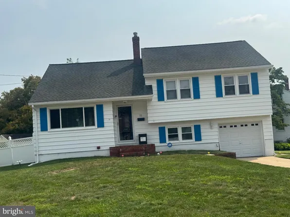 11 Manor Ter, Mount Holly, NJ 08060