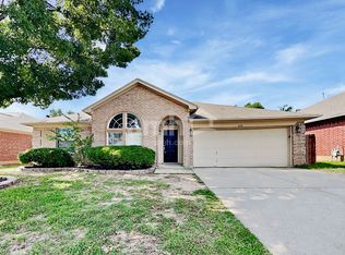 4110 Highgrove Dr, Arlington, TX 76001