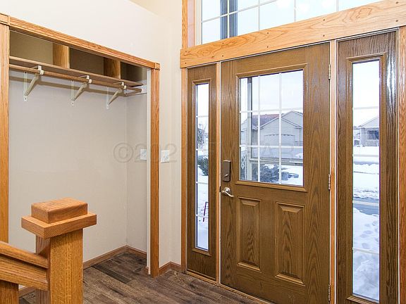 4th image of 3649 22nd Ave S