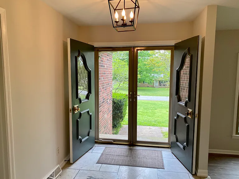1712 Indian Hill Rd — Photo 3