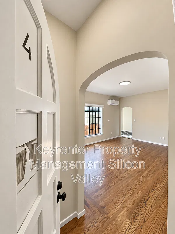 Studio, 1.0 bath, $2,200 — Photo 2