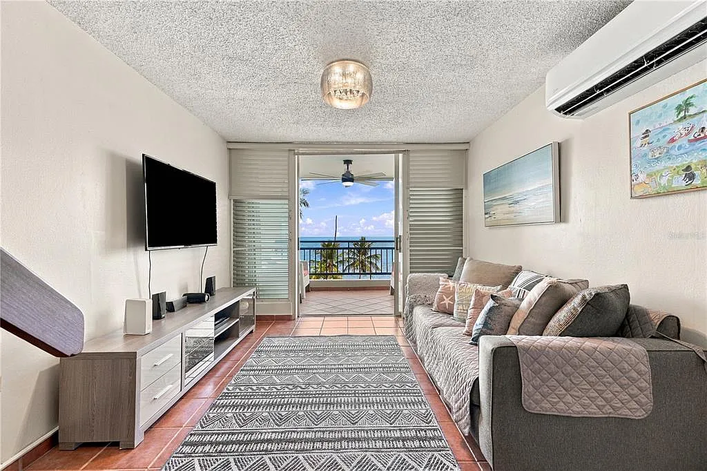2 bed, 2.0 bath, 1250 sqft, $2,300 — Photo 1