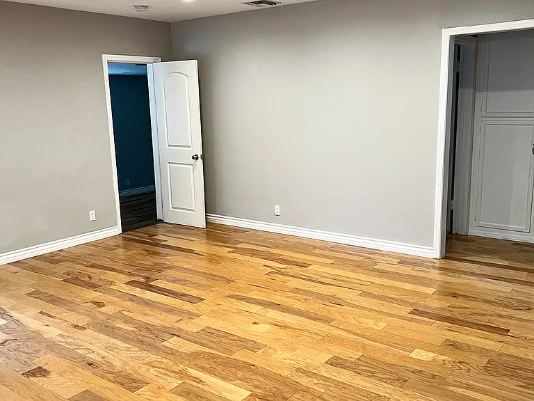 7019 Jamieson Ave — Photo 8