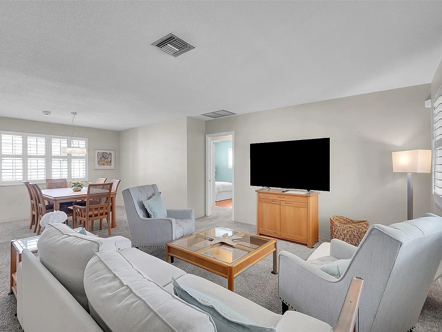 3 bed, 2.0 bath, 1431 sqft, $3,650 — Photo 3
