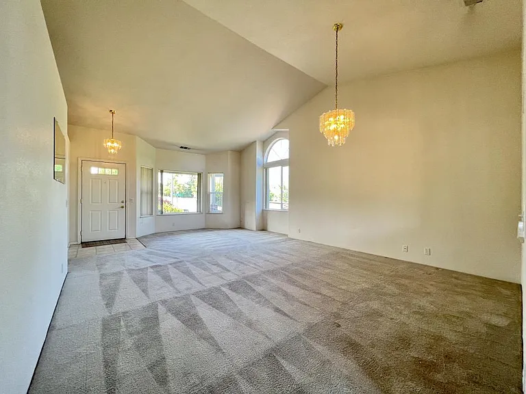 112 Wagon Wheel Dr — Photo 3