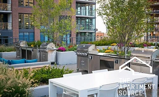 637 Wells 2bed 2bath — Photo 13