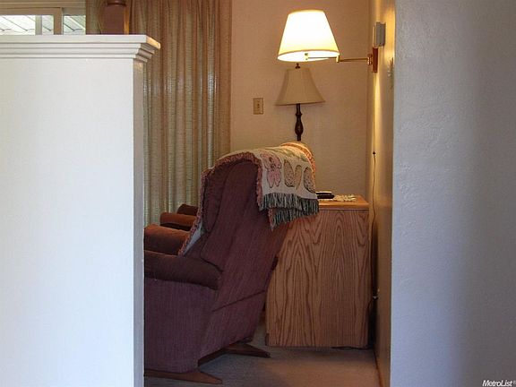 4th image of 2532 La Loma Dr