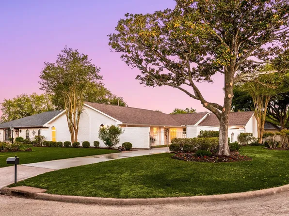 3102 Rockmoor Ct, Sugar Land, TX 77478