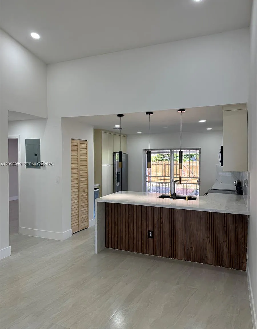 Barclay Estates 1st Addn — Photo 4