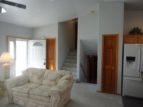 5th image of 2511 Crestwood Ln