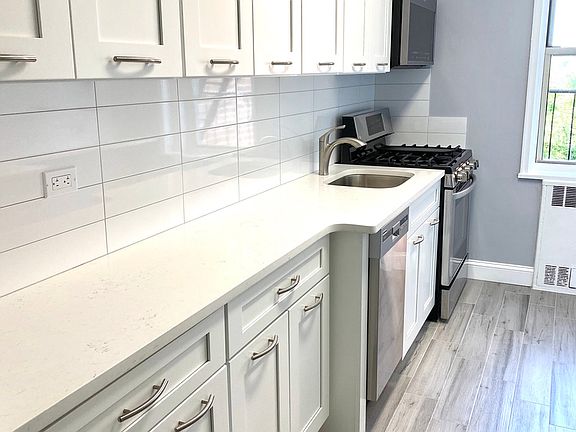 2nd image of 5635 Netherland Ave APT 5D