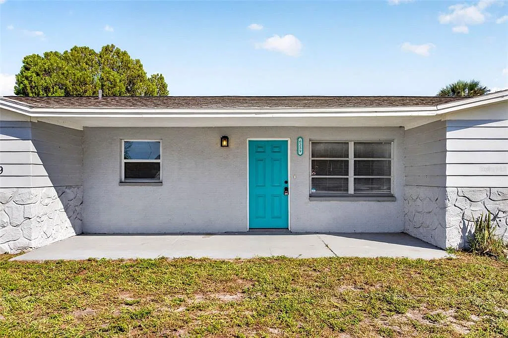 3 bed, 2.0 bath, 1806 sqft, $1,925 — Photo 2