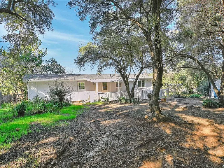 37 Westwood Way — Photo 21