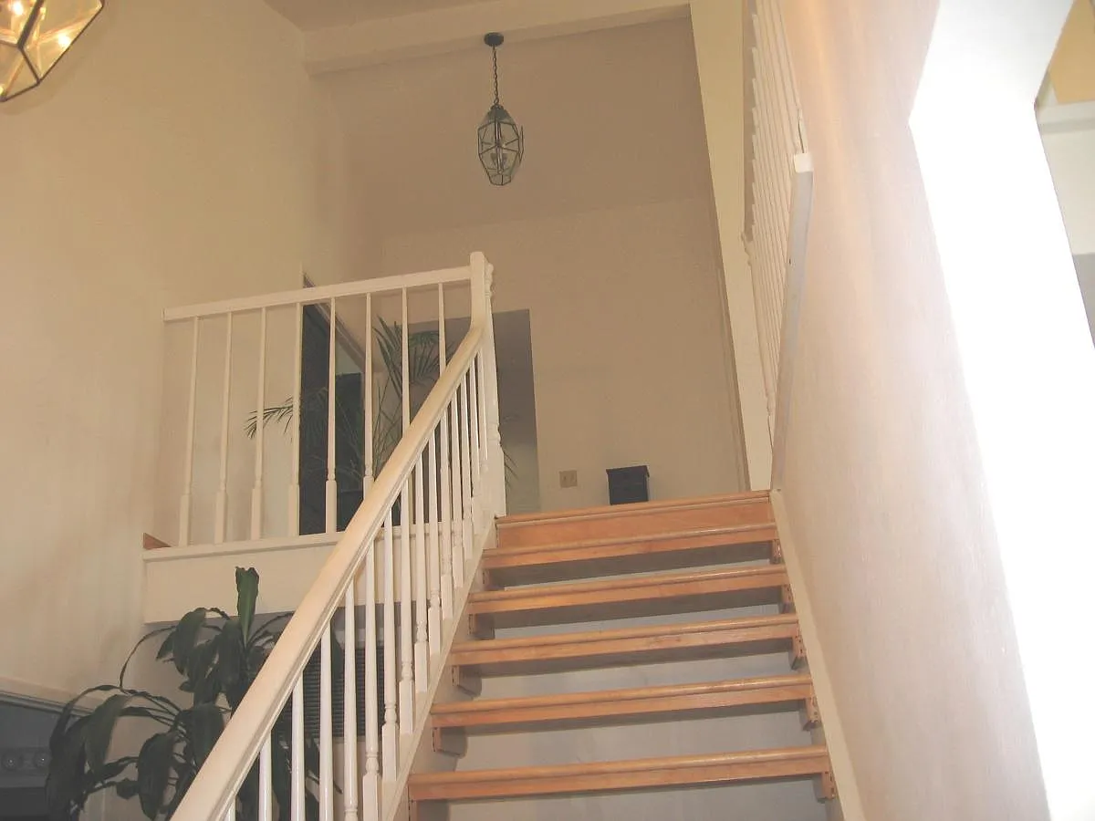 Saint Matthew Way, Los Altos — Photo 2