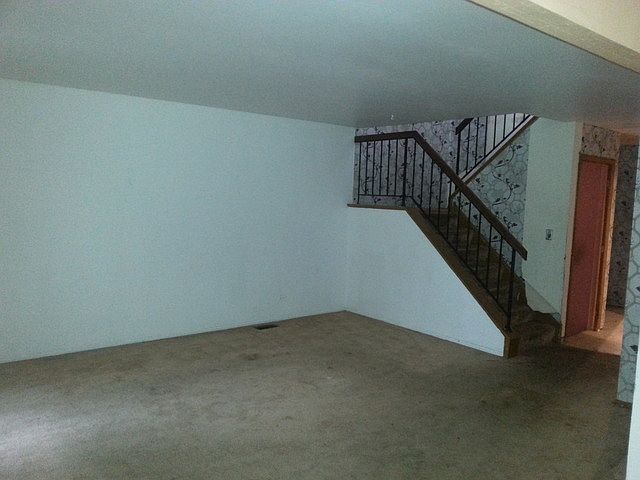 2nd image of 823 Greenbriar Ln
