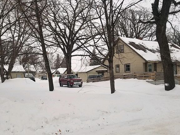 5th image of 309 Pleasant Ave SE
