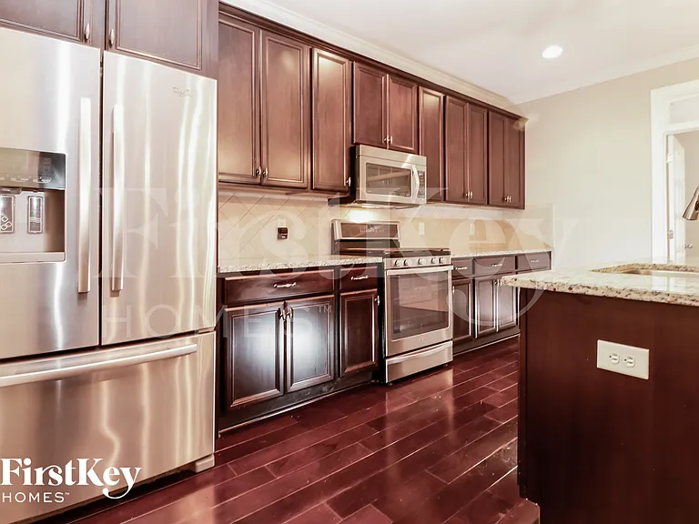 373 Fox Ridge Ln — Photo 8