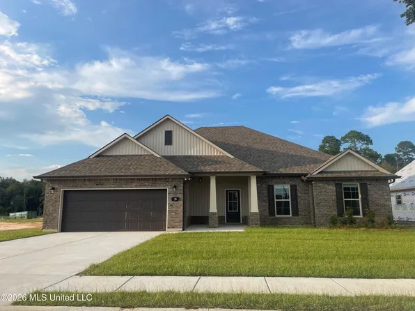 35 Red Oak Dr, Long Beach, MS 39560